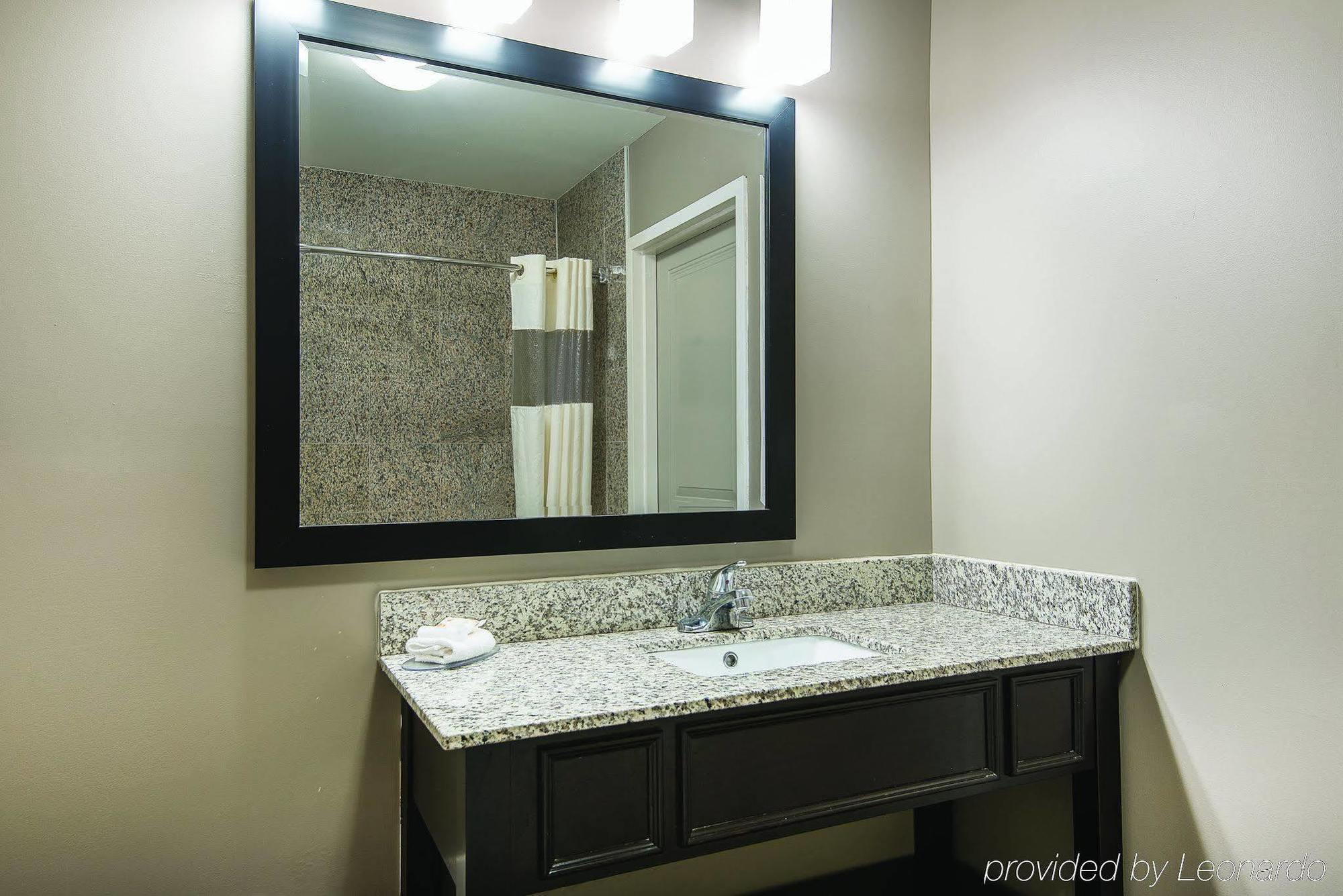 La Quinta By Wyndham Brooklyn East Hotel Ню Йорк Екстериор снимка
