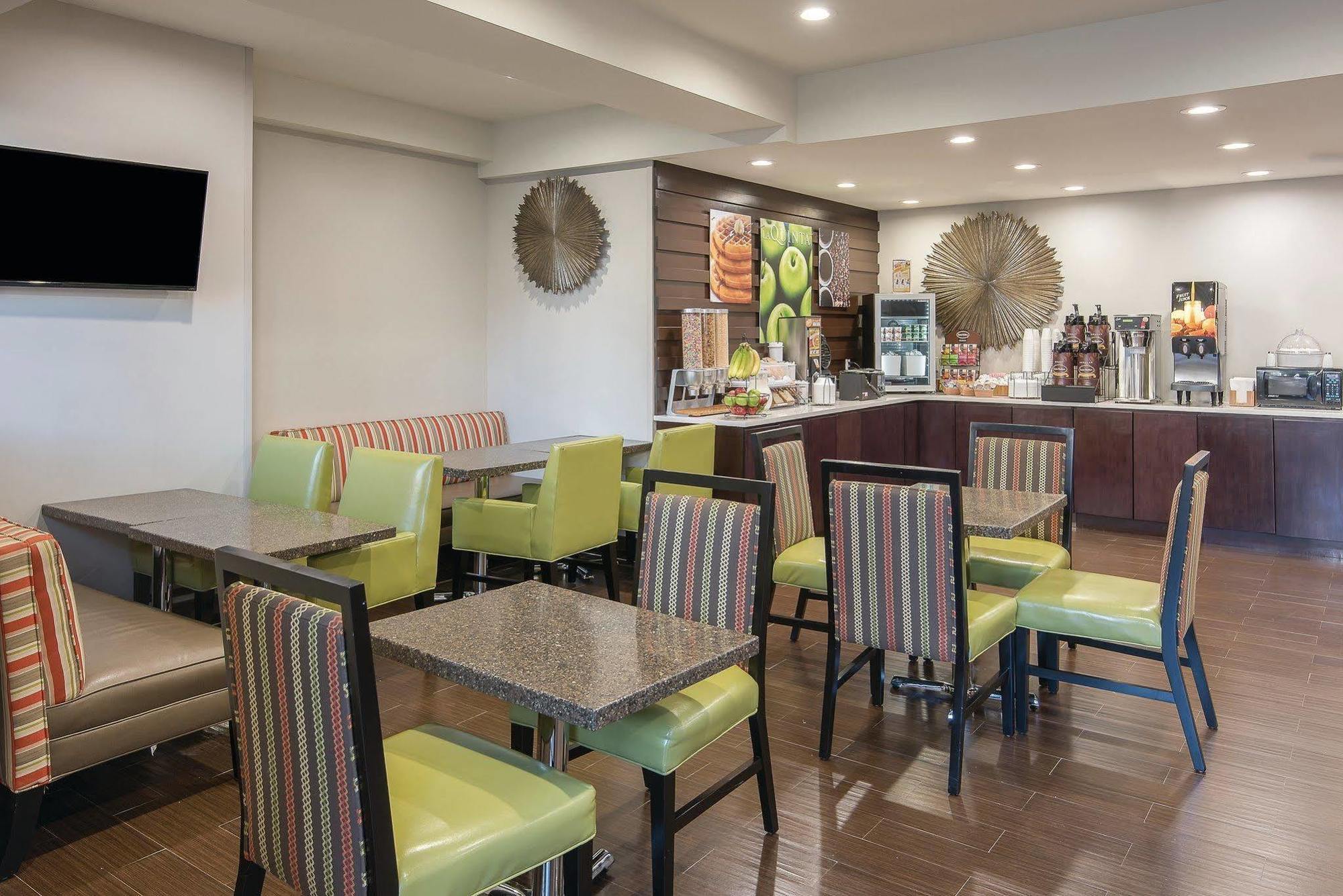 La Quinta By Wyndham Brooklyn East Hotel Ню Йорк Екстериор снимка