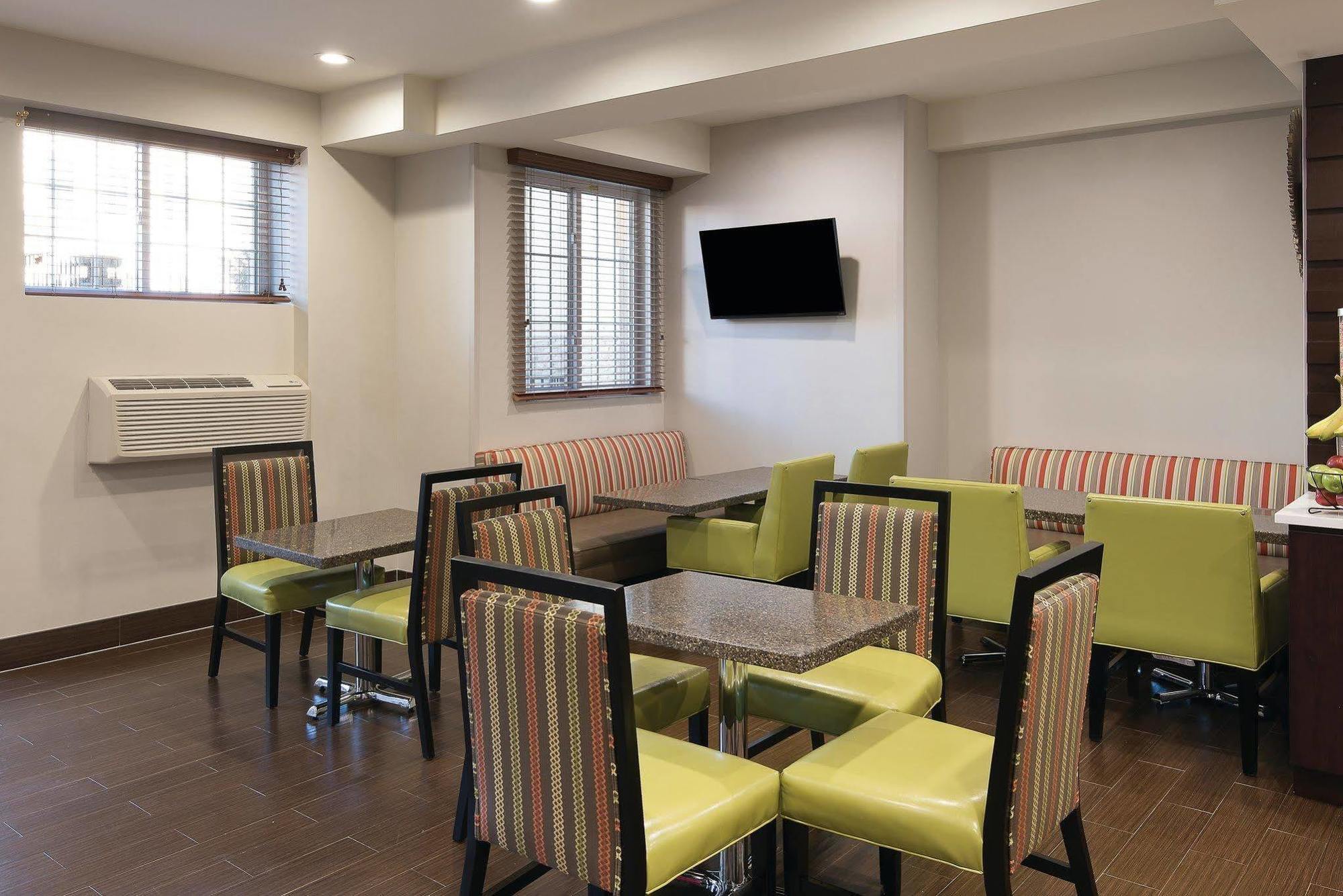La Quinta By Wyndham Brooklyn East Hotel Ню Йорк Екстериор снимка