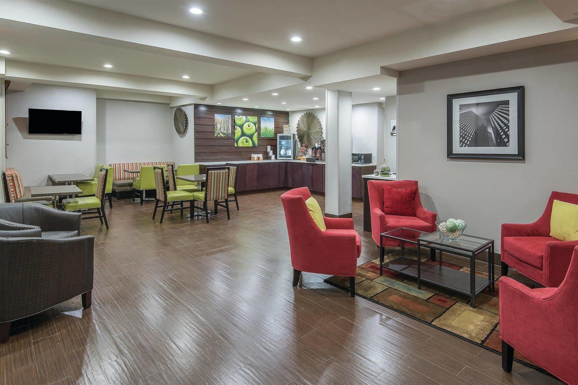 La Quinta By Wyndham Brooklyn East Hotel Ню Йорк Екстериор снимка