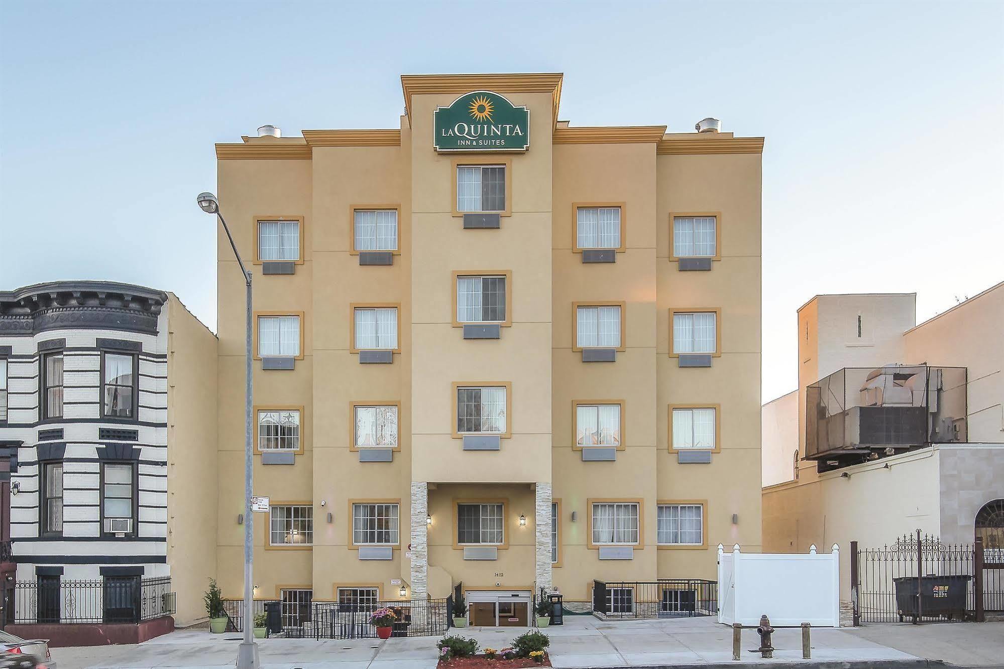 La Quinta By Wyndham Brooklyn East Hotel Ню Йорк Екстериор снимка