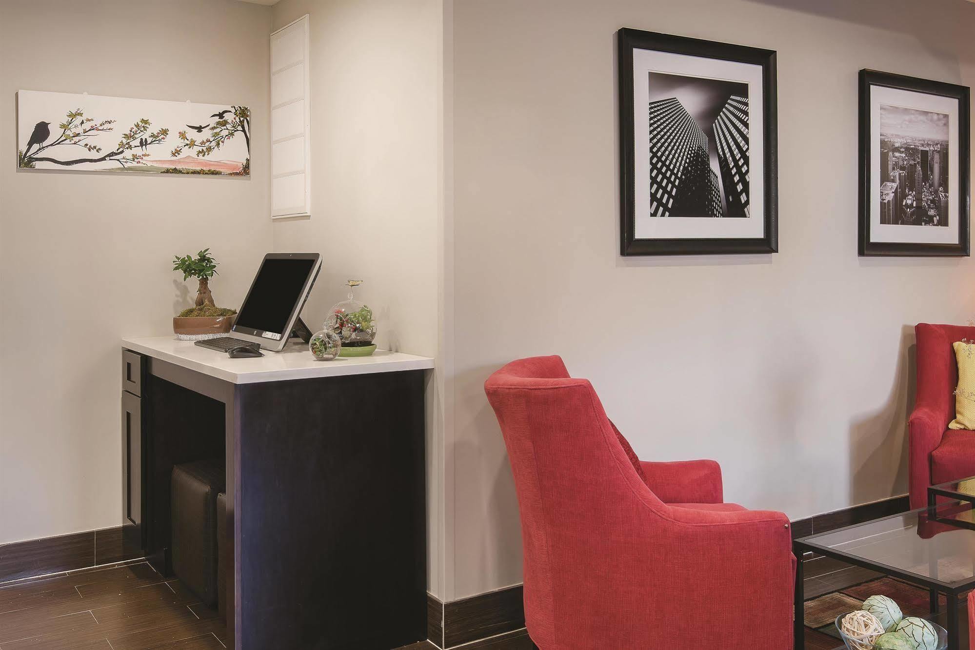 La Quinta By Wyndham Brooklyn East Hotel Ню Йорк Екстериор снимка