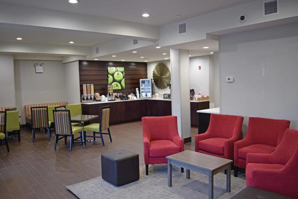 La Quinta By Wyndham Brooklyn East Hotel Ню Йорк Екстериор снимка